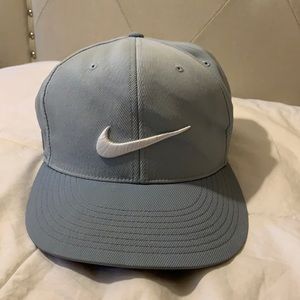Light blue Nike golf hat
